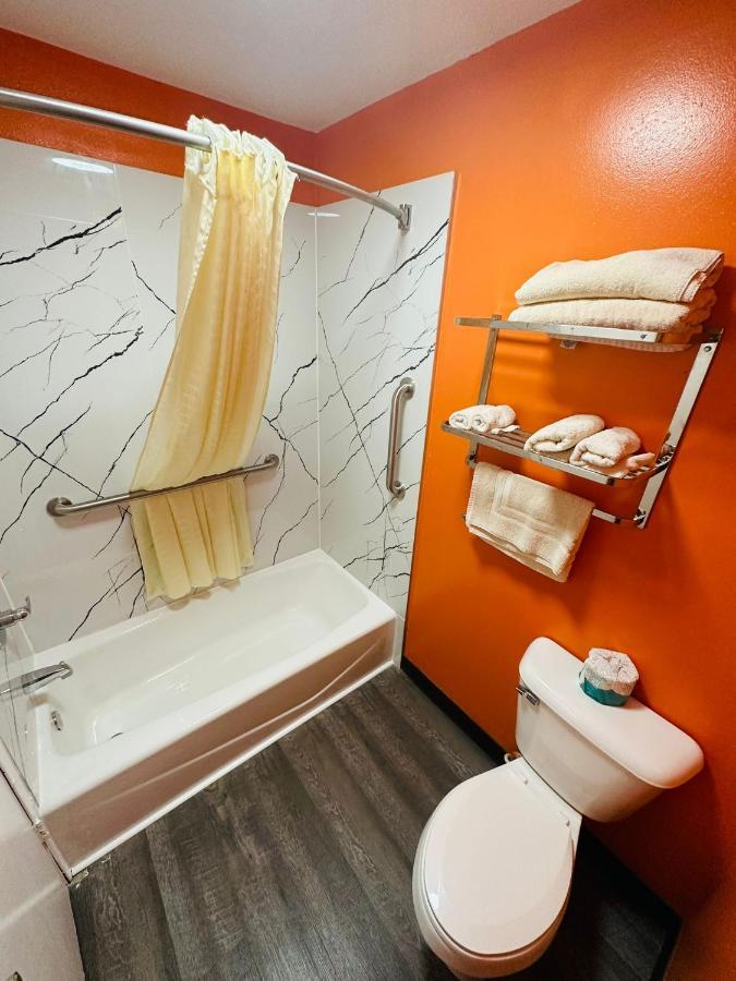 Amber Inn Le Mars Zewnętrze zdjęcie